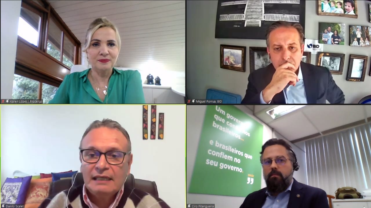 mesaredonda_terceirodia